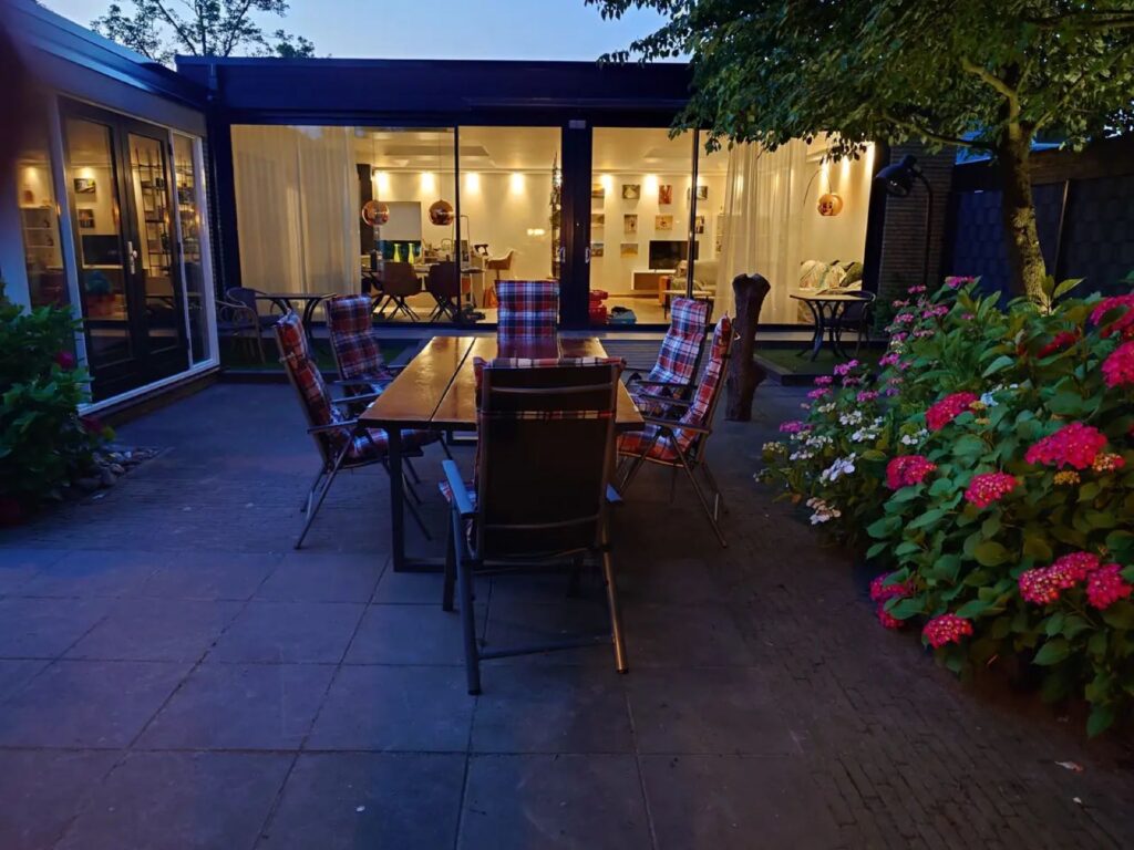 Terras in de avond